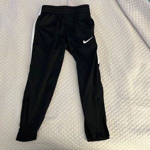 Size 6 black Nike athletic pants